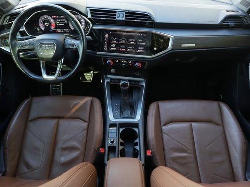 2020 Audi Q3 45 S line Prestige