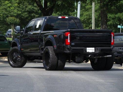 2025 Ford F-450 Platinum