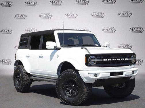 OXFORD WHITE 2023 Ford Bronco Outer Banks
