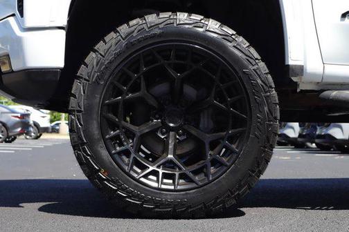 Summit White 2025 GMC Sierra 1500 AT4