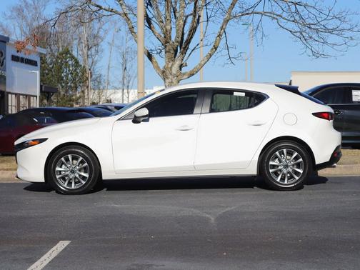 Snowflake White Pearl Mica 2026 Mazda Mazda3 FWD