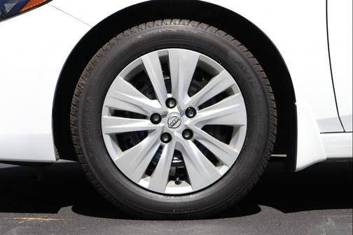 Fresh Powder 2024 Nissan Sentra S