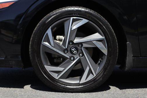 Abyss Black 2024 Hyundai ELANTRA HEV Limited