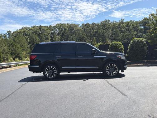 INFINITE BLACK 2020 Lincoln Navigator Reserve
