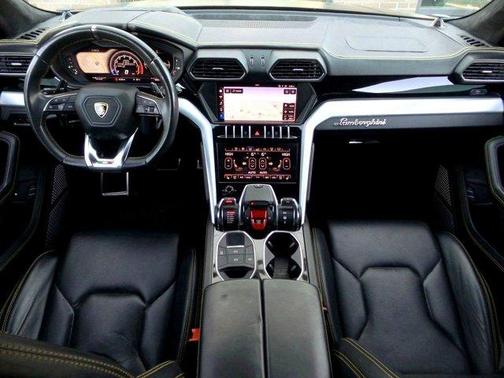 2019 Lamborghini Urus Base