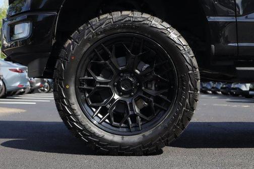 AGATE BLACK METALLIC 2024 Ford F-150 Lariat