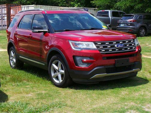 RUBY RED METALLIC TINTED CC 2017 Ford Explorer XLT
