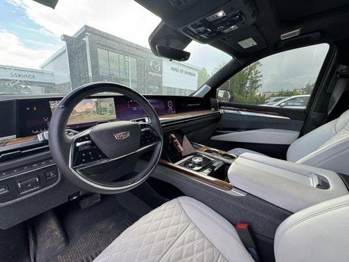 2025 Cadillac Escalade Sport Platinum