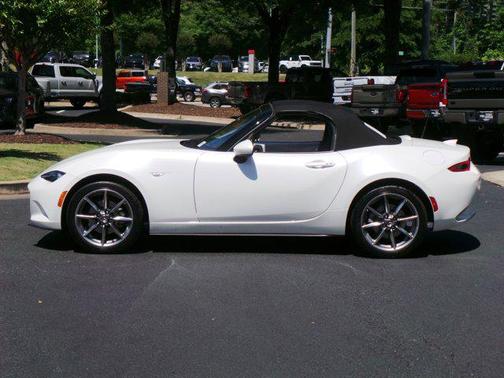 Snowflake White Pearl Mica 2023 Mazda MX-5 Miata Grand Touring