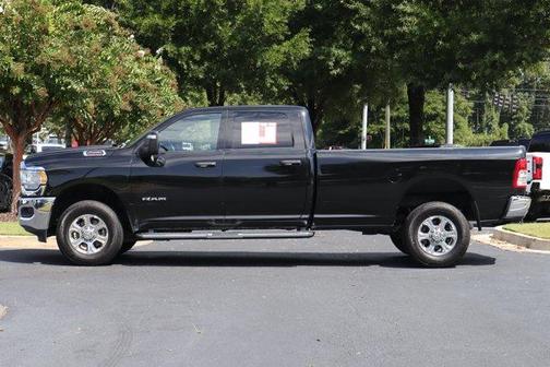 Diamond Black Crystal Pearlcoat 2023 RAM 2500 Big Horn Crew Cab 4x4 8' Box