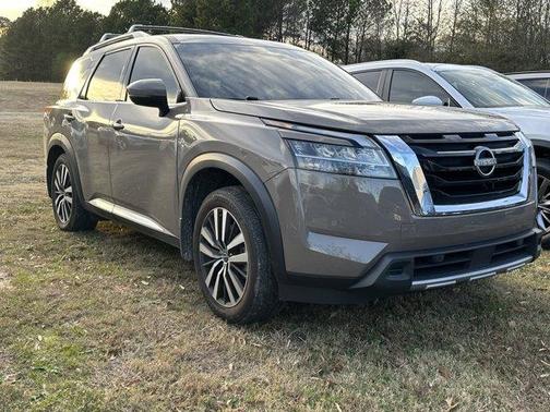 2024 Nissan Pathfinder Platinum