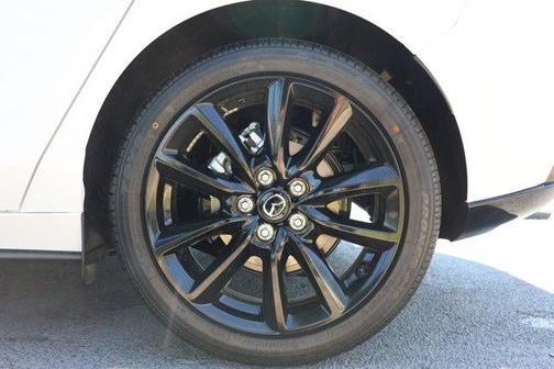 Snowflake White Pearl 2026 Mazda Mazda3 2.5 S Carbon Edition