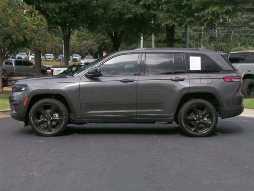 Baltic Gray Metallic Clearcoat 2025 Jeep Grand Cherokee Limited