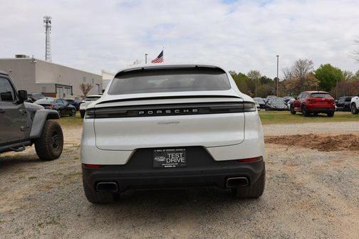-SELECT- 2024 Porsche Cayenne Cayenne