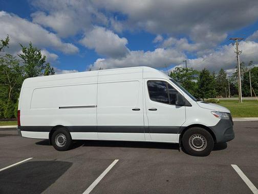 White 2022 Mercedes-Benz Sprinter 2500 High Roof