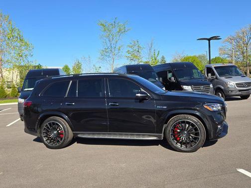 Obsidian Black Metallic 2022 Mercedes-Benz AMG GLS 63 Base
