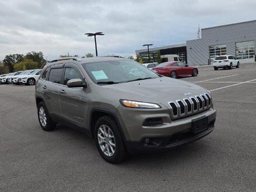 Light Brownstone Pearlcoat 2017 Jeep Cherokee Latitude