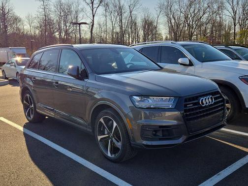 Samurai Gray Metallic 2019 Audi Q7 55 Prestige