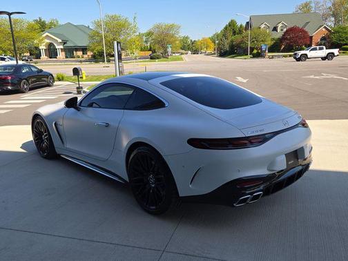 MANUFAKTUR Moonlight White Magno 2024 Mercedes-Benz AMG GT 55 Base