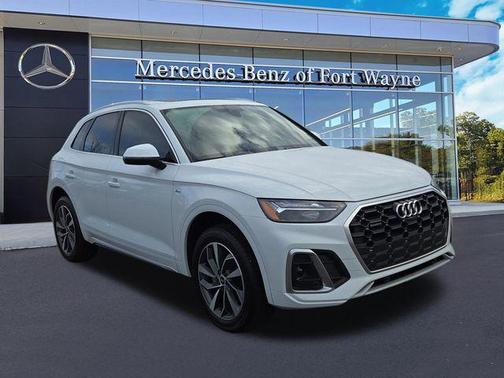 Glacier White Metallic 2023 Audi Q5 45 S line Premium Plus