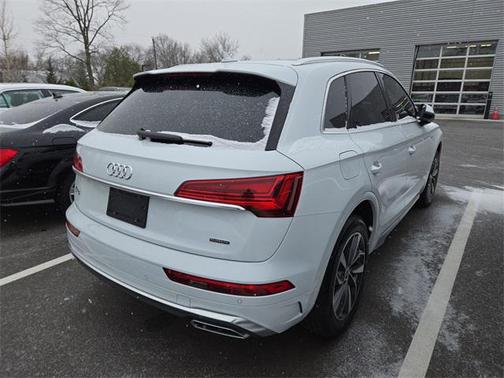 2023 Audi Q5 45 S line Premium Plus