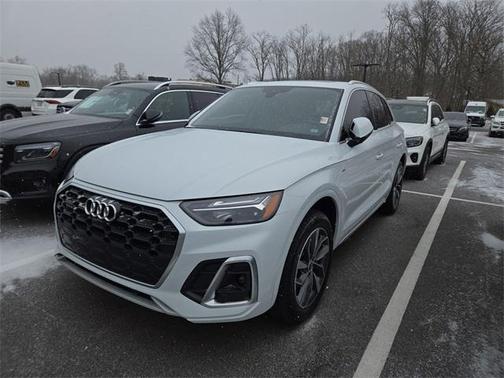 2023 Audi Q5 45 S line Premium Plus
