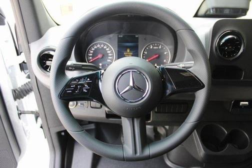 2025 Mercedes-Benz Sprinter 2500 Standard Roof