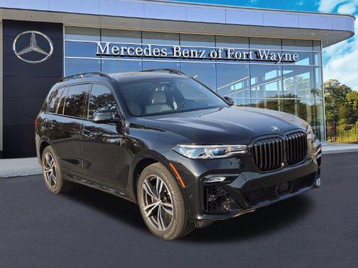 Black Sapphire Metallic 2021 BMW X7 M50i