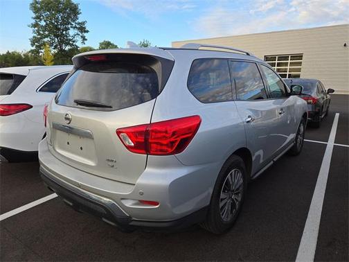 2019 Nissan Pathfinder SL