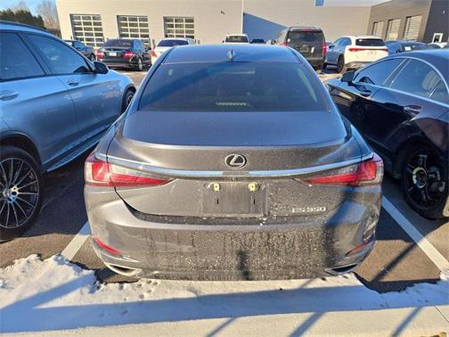 2022 Lexus ES 350 Base