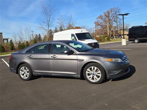 2011 Ford Taurus SEL