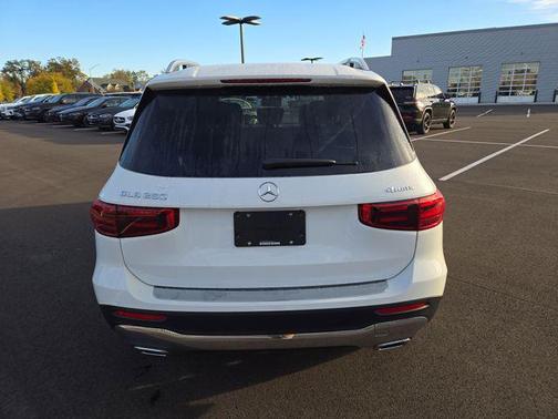 Polar White 2026 Mercedes-Benz GLB 250 4MATIC