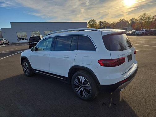 Polar White 2026 Mercedes-Benz GLB 250 4MATIC