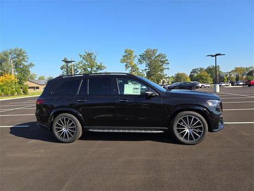 2026 Mercedes-Benz GLS 580 4MATIC