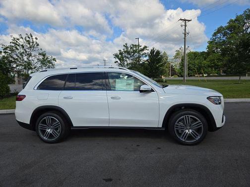 Polar White 2026 Mercedes-Benz GLS 450 4MATIC