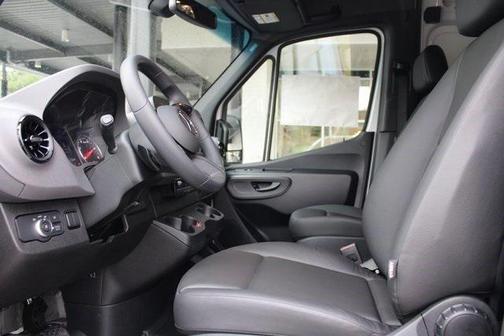 2025 Mercedes-Benz Sprinter 2500 Standard Roof