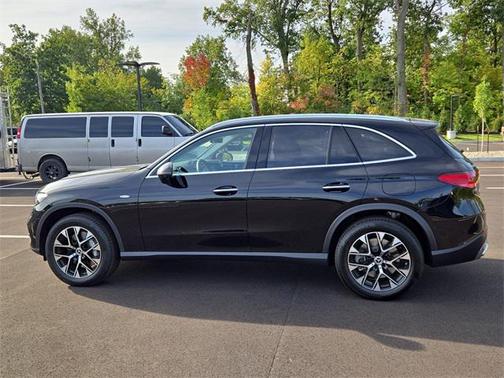 2025 Mercedes-Benz GLC 350e Base