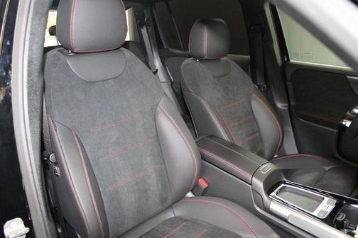 2024 Mercedes-Benz GLB 250 4MATIC