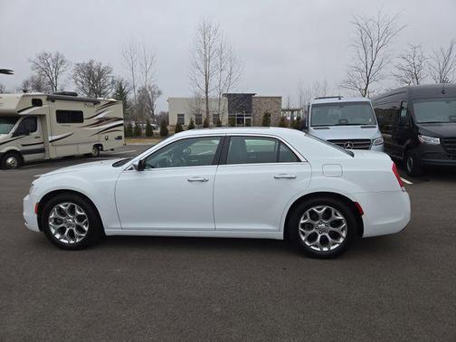Bright White Clearcoat 2017 Chrysler 300C Platinum