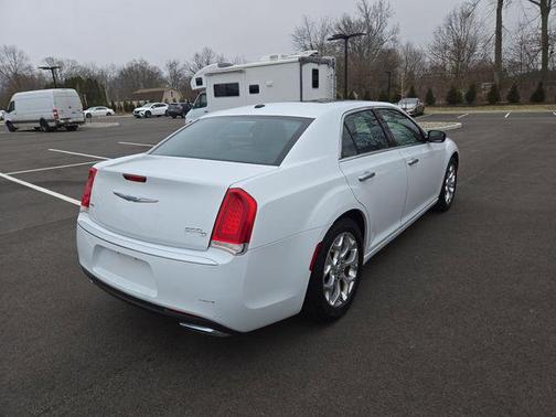 Bright White Clearcoat 2017 Chrysler 300C Platinum