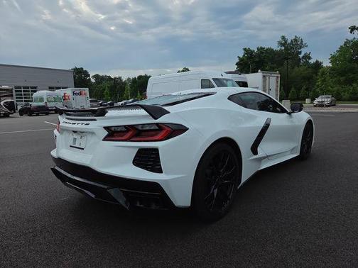 Arctic White 2024 Chevrolet Corvette Stingray w/1LT