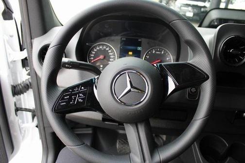 2025 Mercedes-Benz Sprinter 2500 Standard Roof