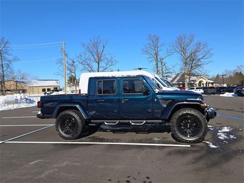 2025 Jeep Gladiator Nighthawk