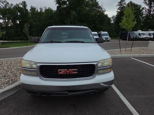 Summit White 2002 GMC Yukon SLT
