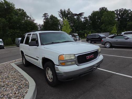 Summit White 2002 GMC Yukon SLT