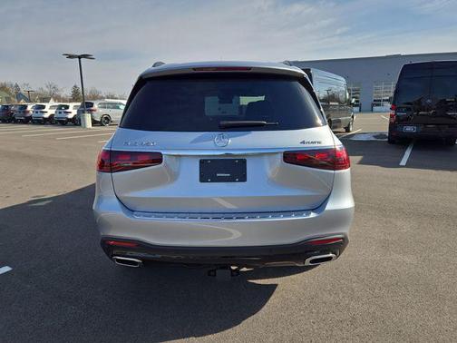 2026 Mercedes-Benz GLS 450 4MATIC