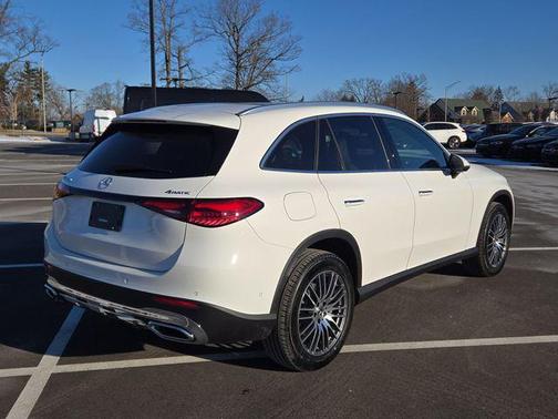 2026 Mercedes-Benz GLC 300 4MATIC
