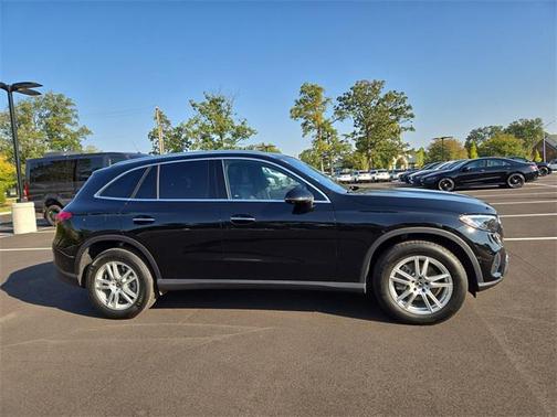 2025 Mercedes-Benz GLC 300 4MATIC
