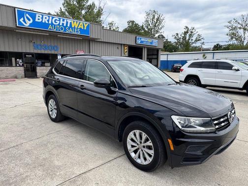 Deep Black Pearl 2019 Volkswagen Tiguan 2.0T SE