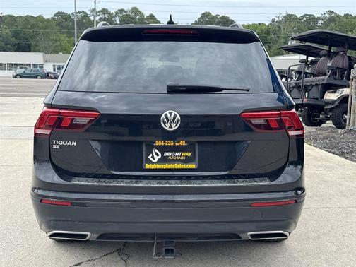 Deep Black Pearl 2019 Volkswagen Tiguan 2.0T SE